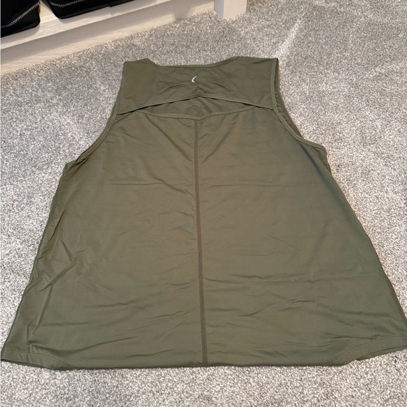 Tank - Picture 2 of 2